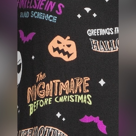 #37 NWT The Nightmare Before Christmas Women’s Sleepshirt with Socks, 2 pieces - Picture 4 of 5